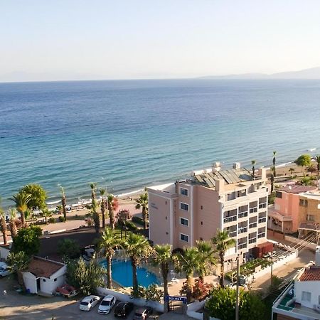 Holiday Hotel Kusadası Esterno foto
