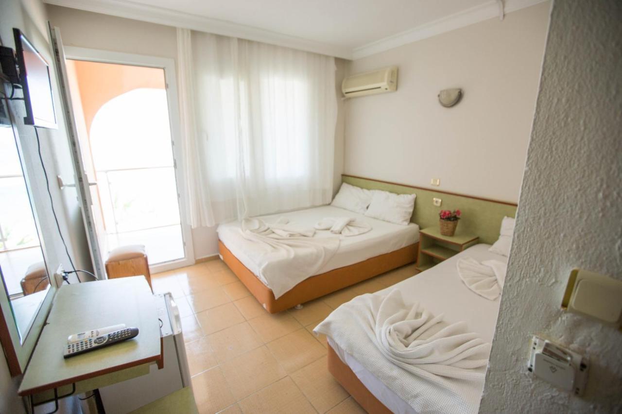 Holiday Hotel Kusadası Esterno foto