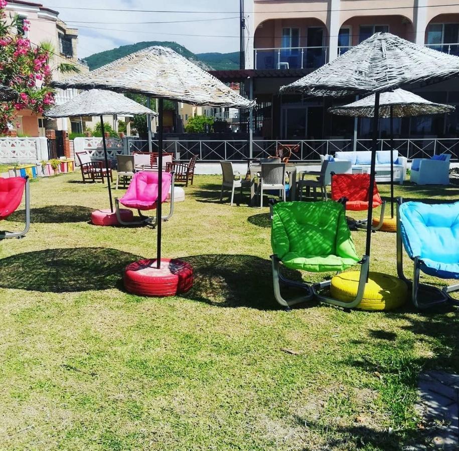 Holiday Hotel Kusadası Esterno foto