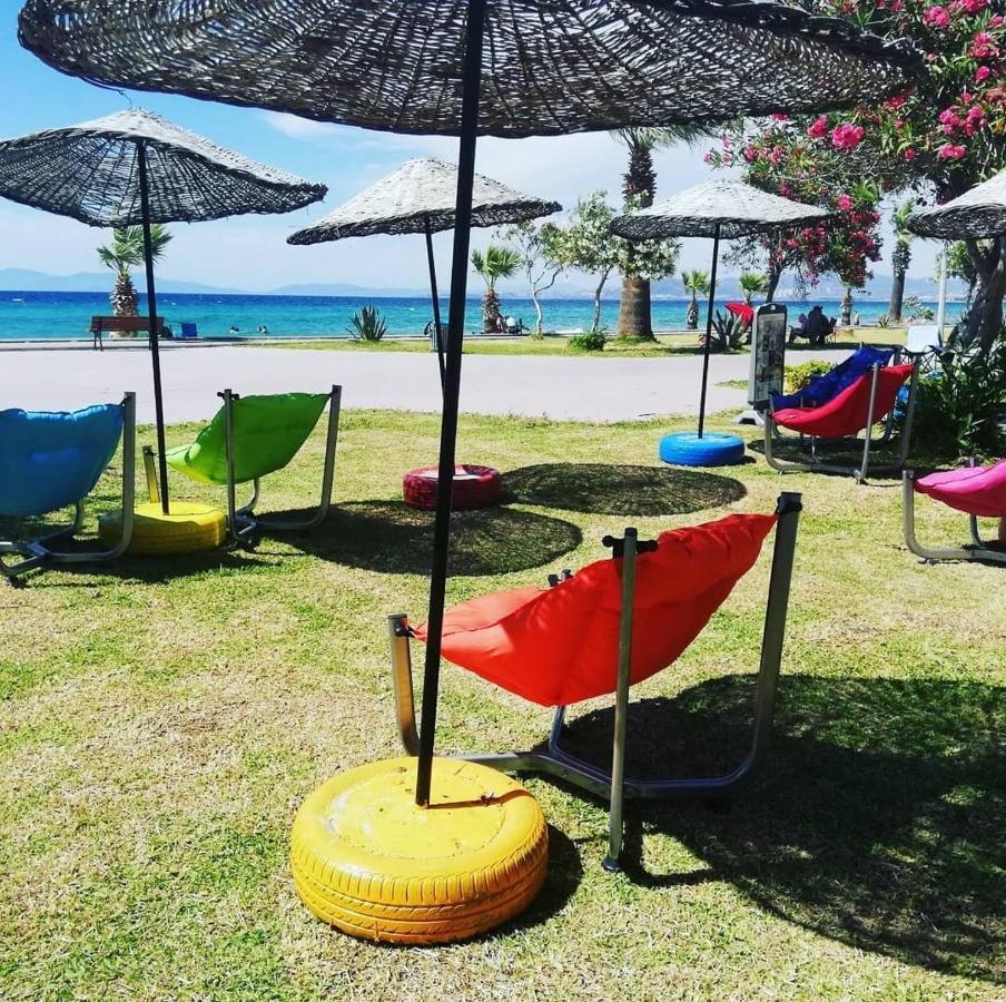 Holiday Hotel Kusadası Esterno foto