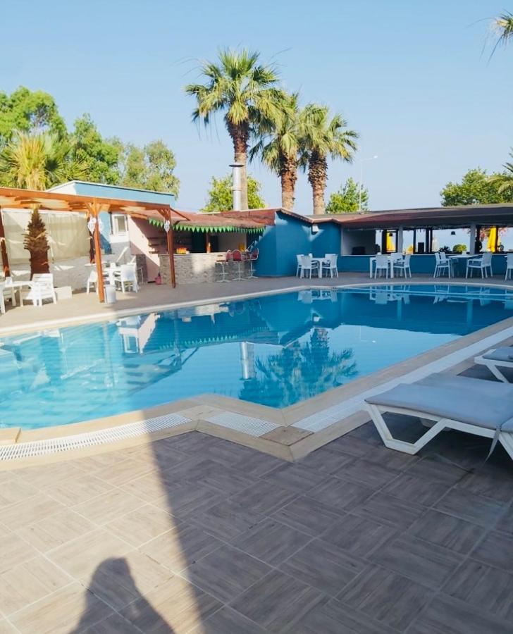 Holiday Hotel Kusadası Esterno foto